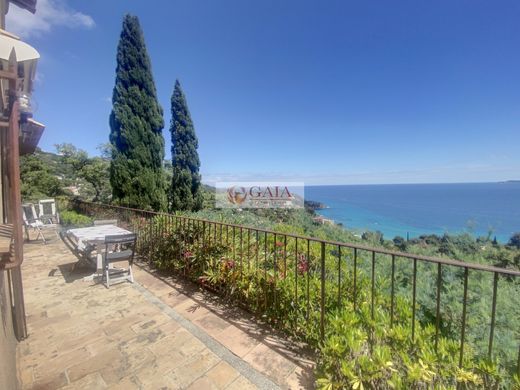 Villa in Rayol-Canadel-sur-Mer, Var