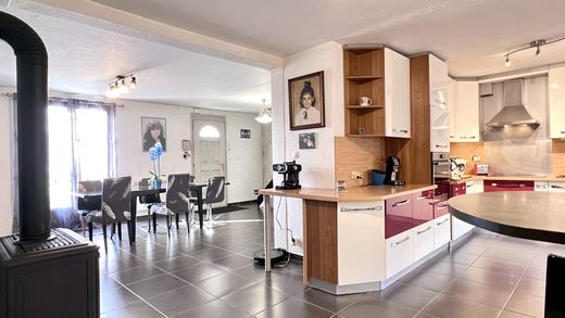 Luxus-Haus in Valserhône, Ain