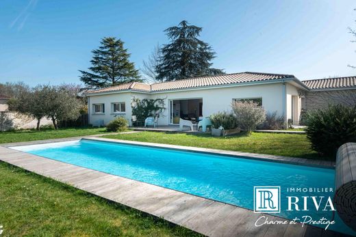 Luxury home in Camblanes, Gironde