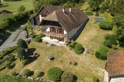 Luxury home in Lathuile, Haute-Savoie