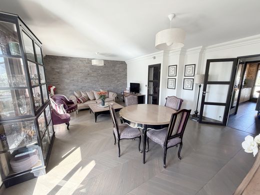 Apartment in Saint-Maur-des-Fossés, Val-de-Marne