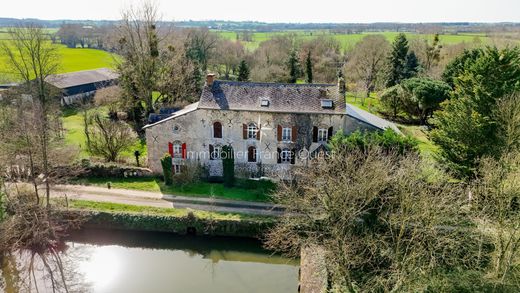 Luxus-Haus in Brûlon, Sarthe