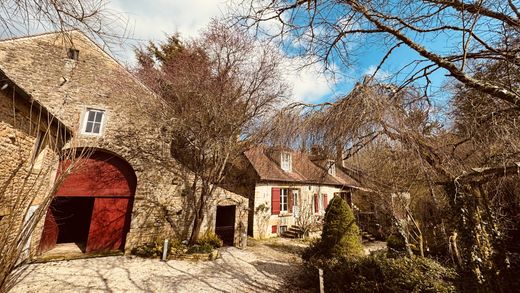 Casa de luxo - Montréal, Yonne