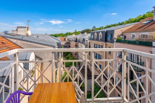 Appartement à Le Plessis-Robinson, Hauts-de-Seine