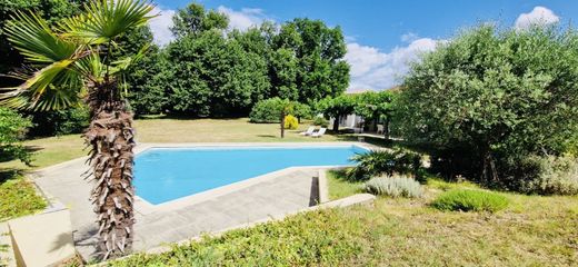 ‏בתי יוקרה ב  Montélier, Drôme