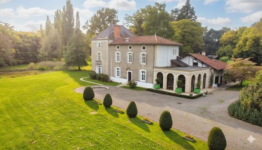 Casa di lusso a Bourg-en-Bresse, Ain