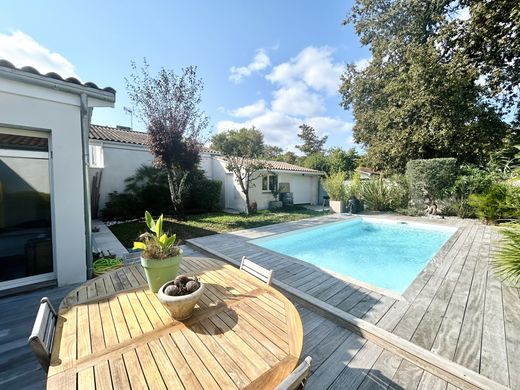 Maison de luxe à Le Taillan-Médoc, Gironde