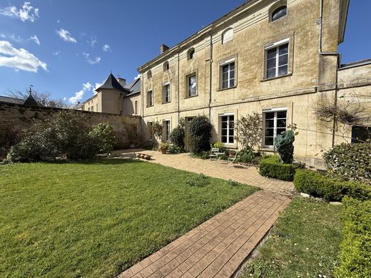 Casa di lusso a Doue-en-Anjou, Maine-et-Loire