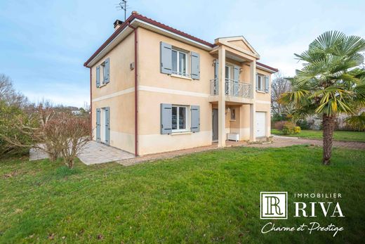Luxury home in Pompignac, Gironde