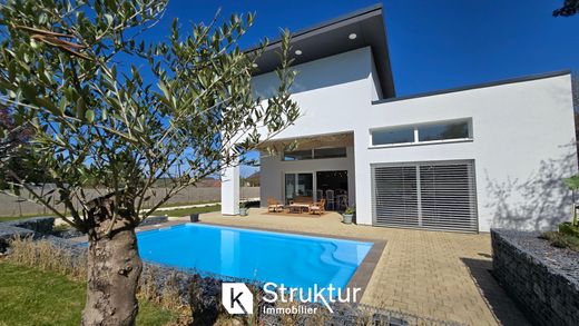 Βίλα σε Roussy-le-Village, Moselle