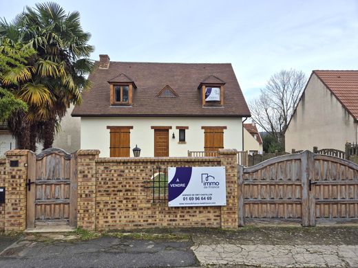 Luxury home in Ris-Orangis, Essonne