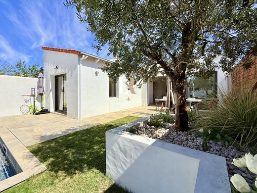 Luxury home in La Rochelle, Charente-Maritime