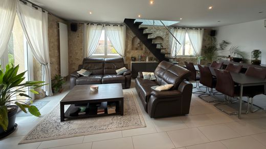 Luxe woning in Chabeuil, Drôme