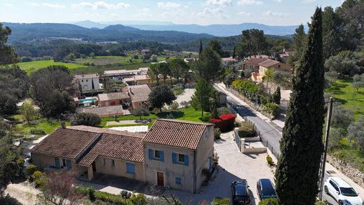 Luxury home in La Bastidonne, Vaucluse