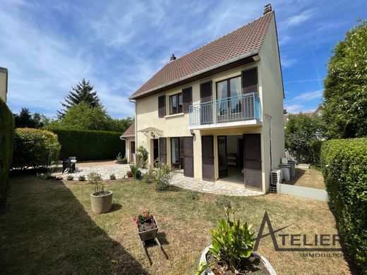 Luxe woning in Mareil-Marly, Yvelines