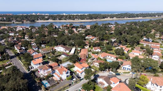 Luxury home in Hossegor, Landes