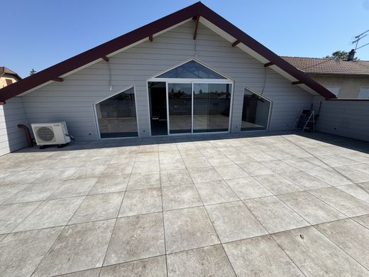 Luksusowy dom w Tignieu, Isère