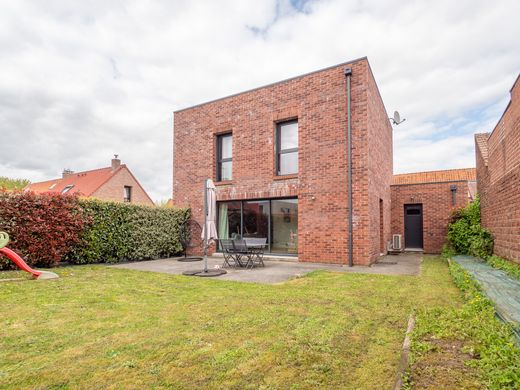 Luxury home in Sainghin-en-Mélantois, North