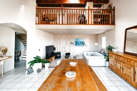 Villa in Vilallonga dels Monts, Pyrénées-Orientales