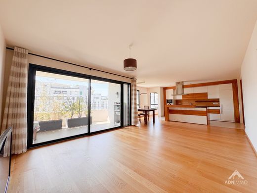Apartment in Saint-Genis-Pouilly, Ain