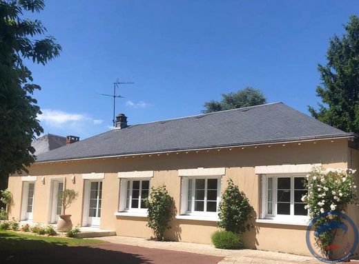 Luxury home in Saint-Cyr-sur-Loire, Indre and Loire