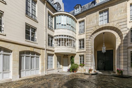 Apartment in Tour Eiffel, Invalides – Ecole Militaire, Saint-Thomas d’Aquin, Paris