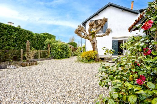 Casa di lusso a Lanton, Gironda