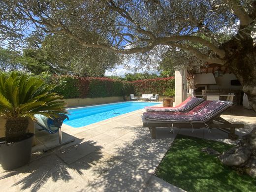 호화 저택 / Uzès, Gard