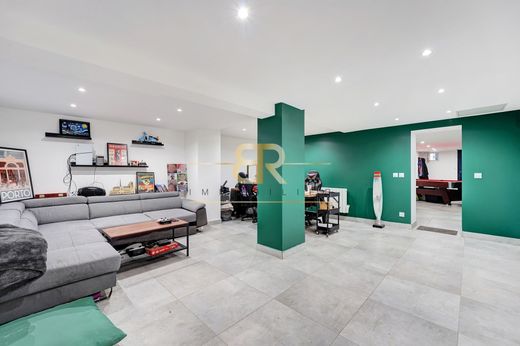 Luxury home in Villejuif, Val-de-Marne