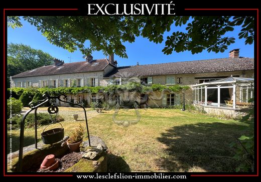 Casa di lusso a Moret-sur-Loing, Seine-et-Marne