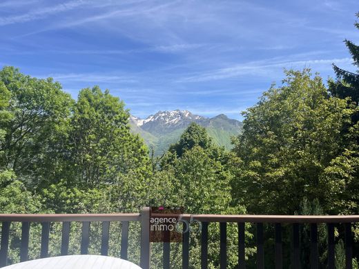 Maison de luxe à Grust, Hautes-Pyrénées