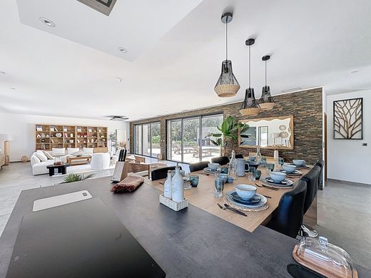 Nîmes, Gardのヴィラ