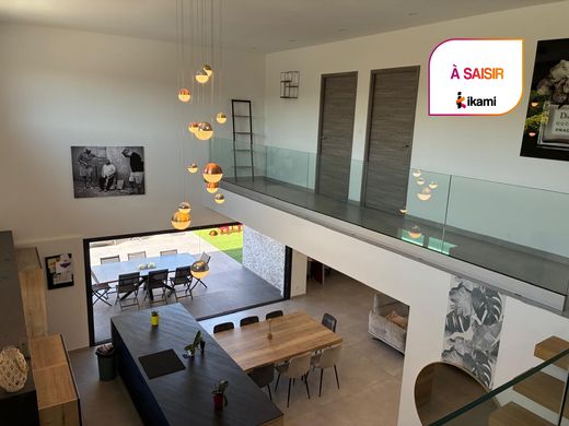 Luxury home in Heyrieux, Isère