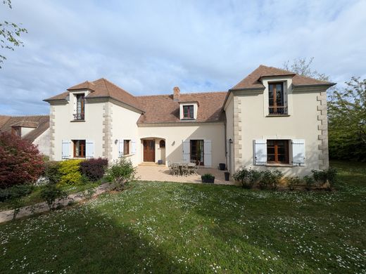 Maison de luxe à Sens, Yonne