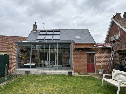 Maison de luxe à Dury, Somme