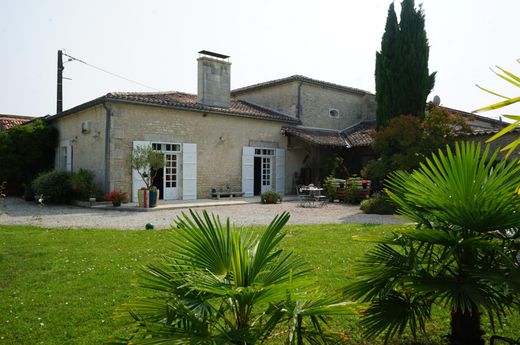 Luksusowy dom w Jarnac, Charente