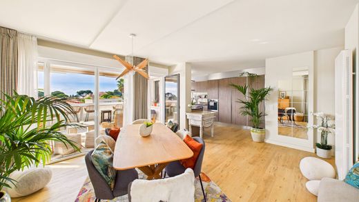 Apartment in Carqueiranne, Var