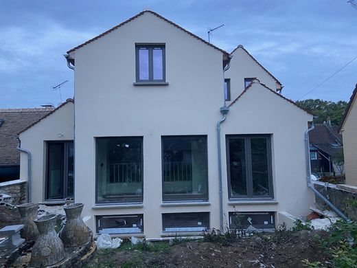 Luxus-Haus in Mont-l'Évêque, Oise