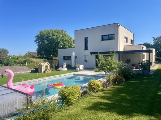 Casa di lusso a La Membrolle-sur-Longuenée, Maine-et-Loire