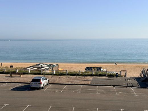 Apartment / Etagenwohnung in Saint-Cast-le-Guildo, Côtes-d'Armor