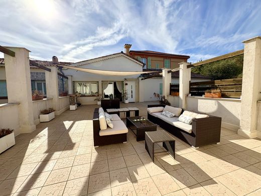 Duplex in Levens, Alpes-Maritimes