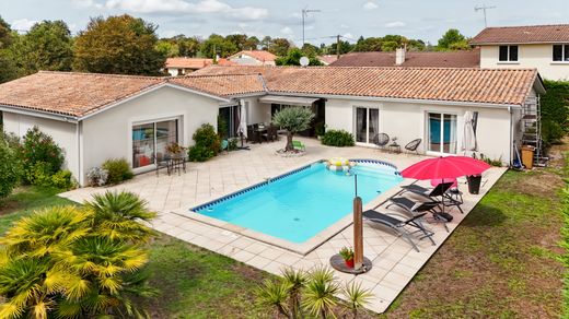 Villa in Gujan-Mestras, Gironde