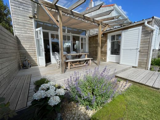 Casa di lusso a Les Sables-d'Olonne, Vandea