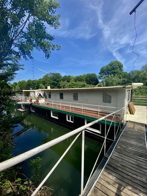 Apartment in Le Port-Marly, Yvelines