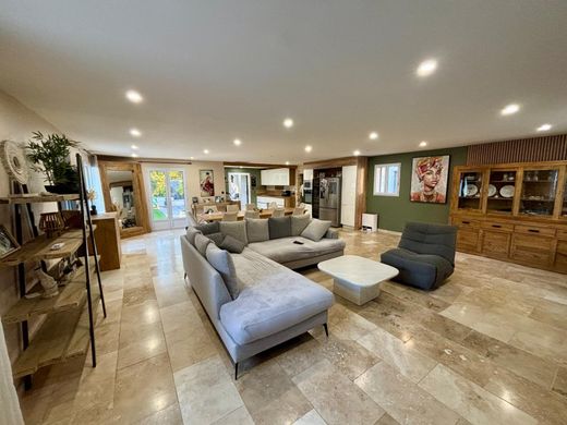 Villa in Suze-la-Rousse, Drôme