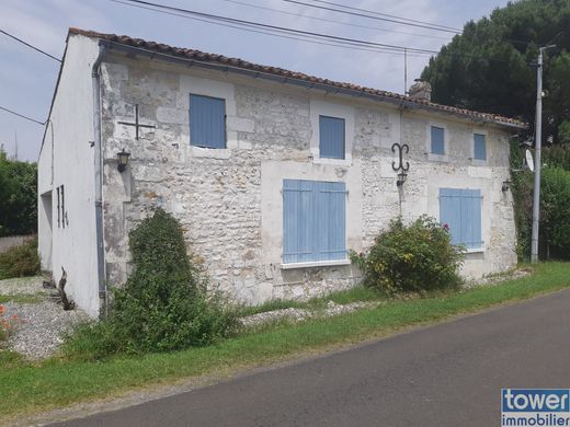 Luxus-Haus in Saint-Germain-du-Seudre, Charente-Maritime