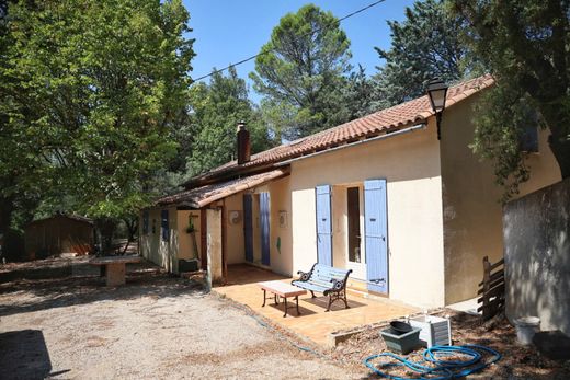 Casa di lusso a Vauvenargues, Bocche del Rodano
