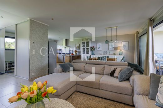 Apartment / Etagenwohnung in Villaz, Haute-Savoie