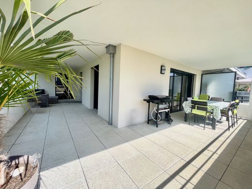 Apartment in Divonne-les-Bains, Ain
