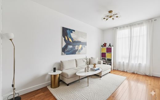 Apartment in Neuilly-sur-Seine, Hauts-de-Seine